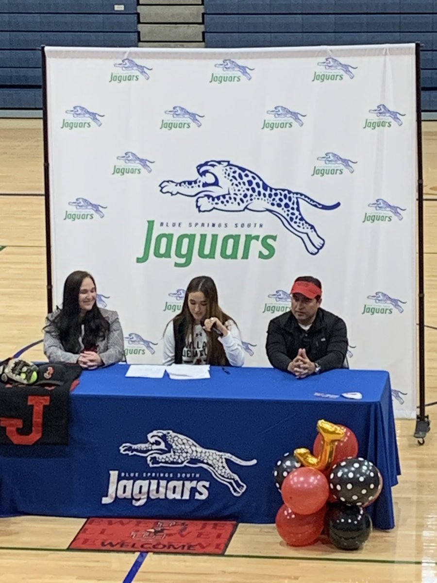 Congrats to these two seniors who signed their letter of intent today to play softball/basketball at the next level at William Jewell! #TEAM #GoCards <a href="/Jewell_wbb/">William Jewell Women’s Basketball</a> <a href="/jewellsoftball/">William Jewell Softball</a>