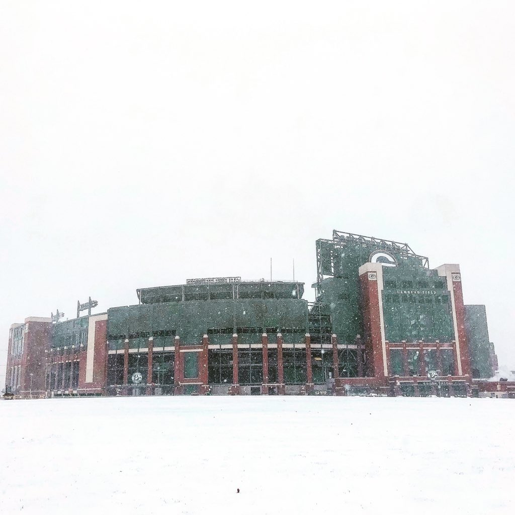 LambeauField's tweet photo. Lambeau Field, “Best in Snow”🥇 https://t.co/OkeB8IPZn3