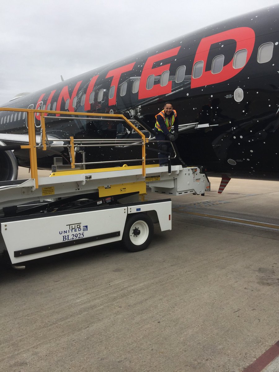 OfRb1's tweet photo. Playing at an airport near you!!Star Wars in Austin Texas. AUS ROCKS https://t.co/A9emeOiHaQ