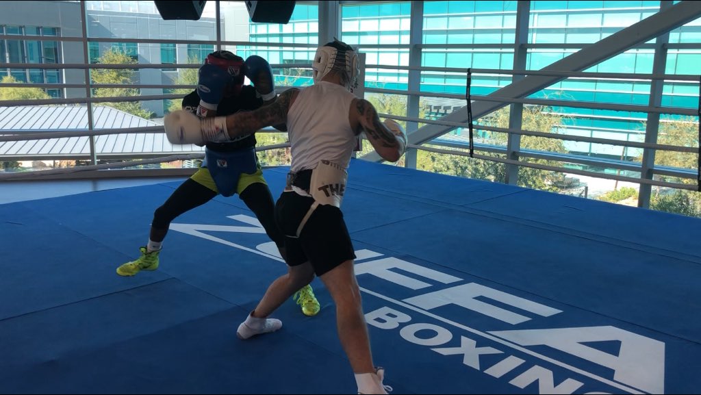 Nigel_Travis's tweet photo. Another top day at the brilliant facility @UFCPI for @RealCFrampton this time sparring 6 rounds with @coolboysteph https://t.co/XAWAyldJdK