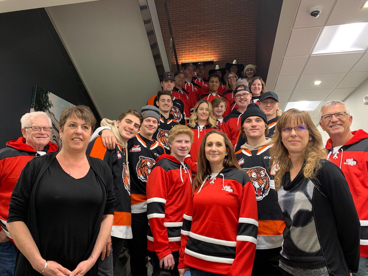 wild945country's tweet photo. #CHATFoodDrive rolls along as we stopped at Stringam LLP! Thanks for your donation to the @MHFoodBank! https://t.co/T68xYZIfZs