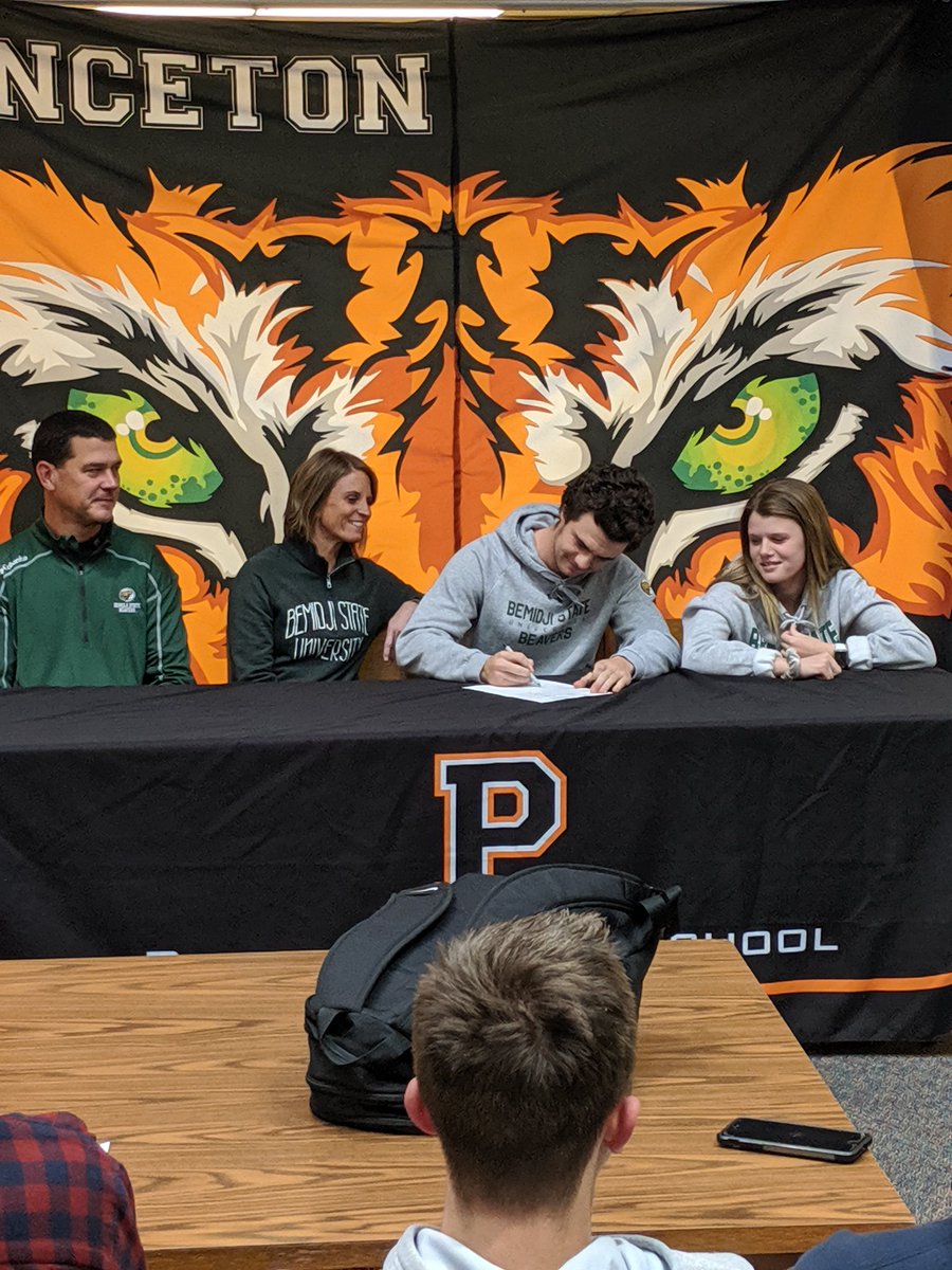 Derek Hasselberg tweet media