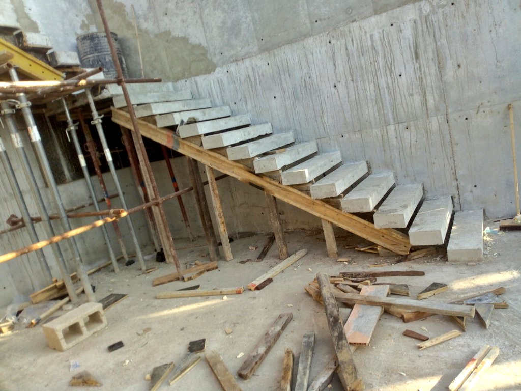 Iamsaddiq's tweet photo. What do u think about this Stairs?..Ain't they Beautiful??...#CiviEngineering https://t.co/8gTvdQaenO