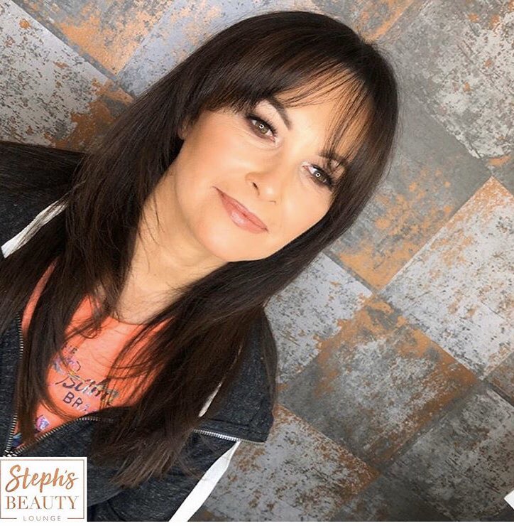 SBL713944's tweet photo. Makeup ready 💖🥰#makeupworld #makeupgeek #allunderoneroof #stephsbeautylounge #makeupworld #makeupgeek #smokes#gold #sbl #dreamteam🧡 #makeupartist #makeupoftheday #girlsgeneration #dolllashes #dollhighlighter #mua #sbl #holywell #undiscovered_muas #makeupgeek #muafollowtrain https://t.co/bYSL24J5UF