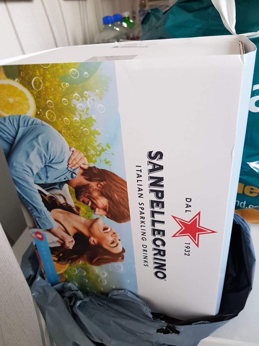 MariaPipe2's tweet photo. #InsidersSanpellegrino #insiders wowzersss these drinks are the most refreshing drinks iv tried, full of flavour, tastes like the real refreshing fruit. https://t.co/mmId2mskoF