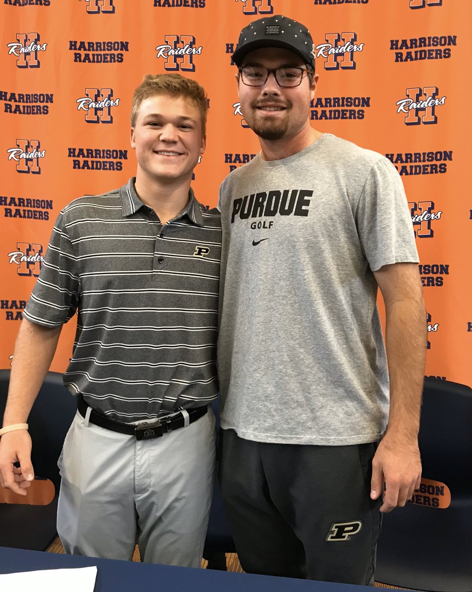 nic_hofman's tweet photo. Officially a Boilermaker🚂🚂 #NationalSigningDay #BoilerUp #PurdueGolf https://t.co/zokxSNVJVV