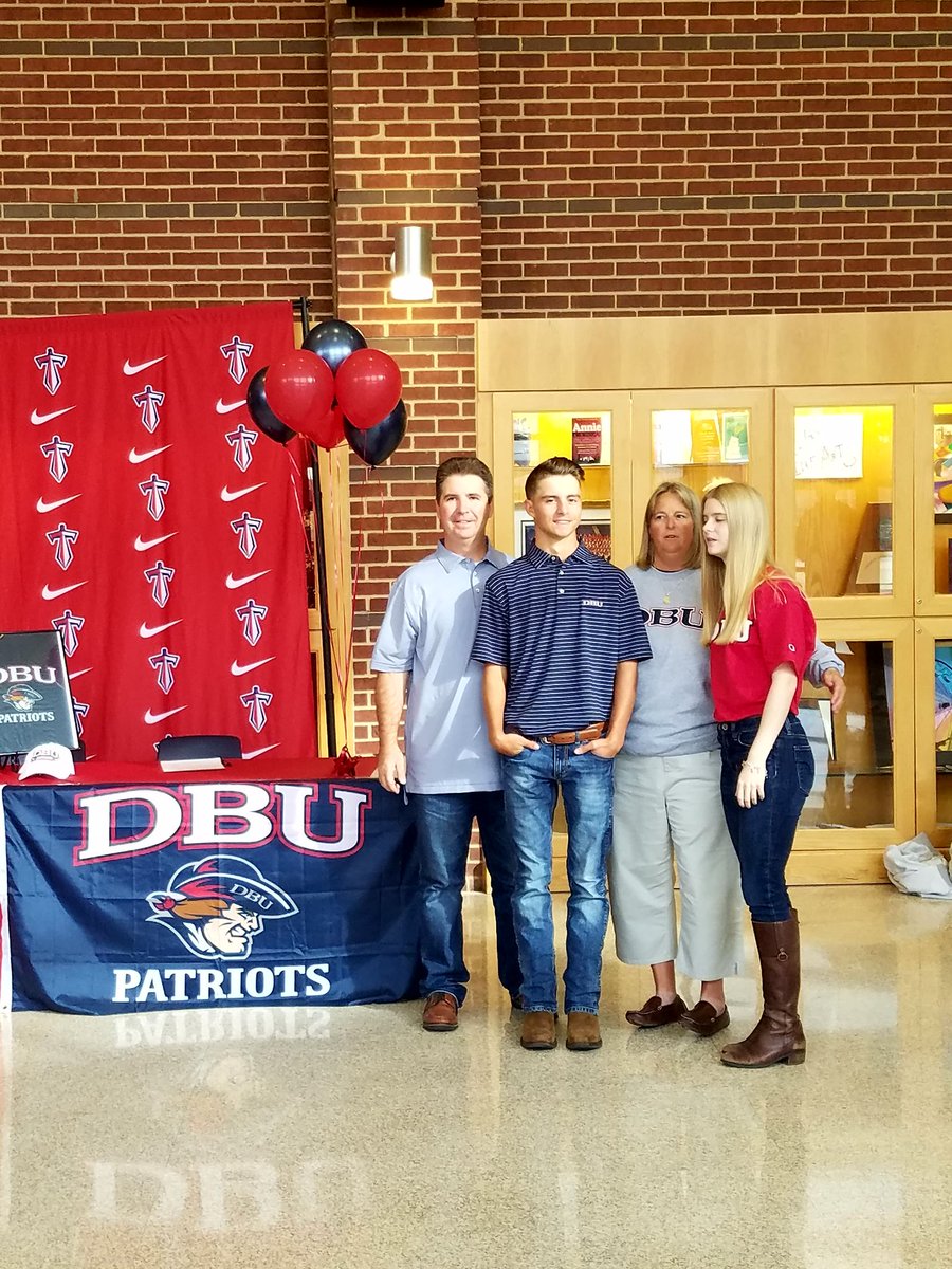Cen10titans's tweet photo. Congrats, Austin and Nathan, on an incredible National Signing Day!! #TitanGolf #TitanPRIDE #TitanNation https://t.co/TyvcV9k4Lc