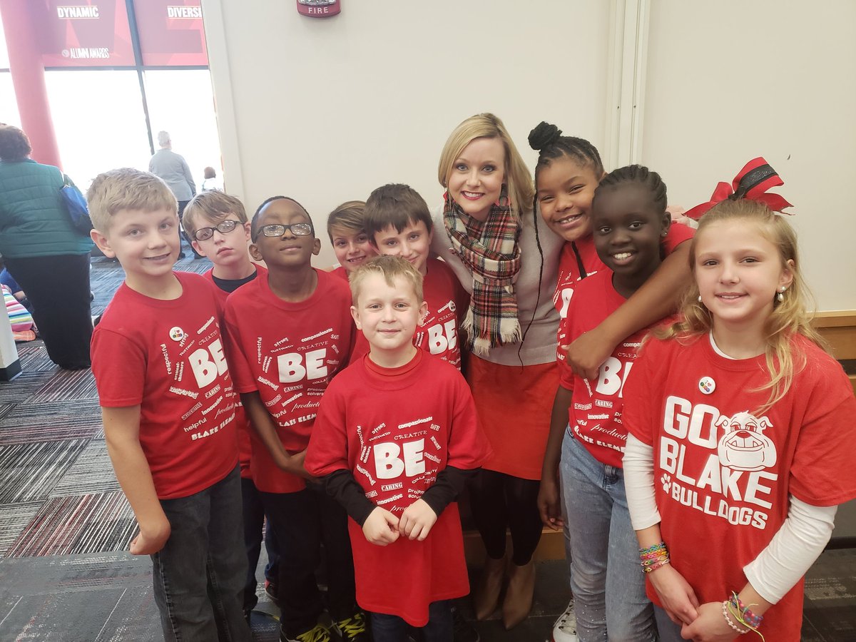 VenitaB_teach's tweet photo. Congrats to our amazing @BlakeElementary @STLPKentucky kiddos for advancing to the next level with their Lemonade Stand/Community Service Project!🎉 State competition-- here we come!🏅#WeAreJCPS #Zone2Crew #JCPSBackpack #STLProcks #STLPRoadtoRupp #STLPlevelup https://t.co/cQZtH39BM9