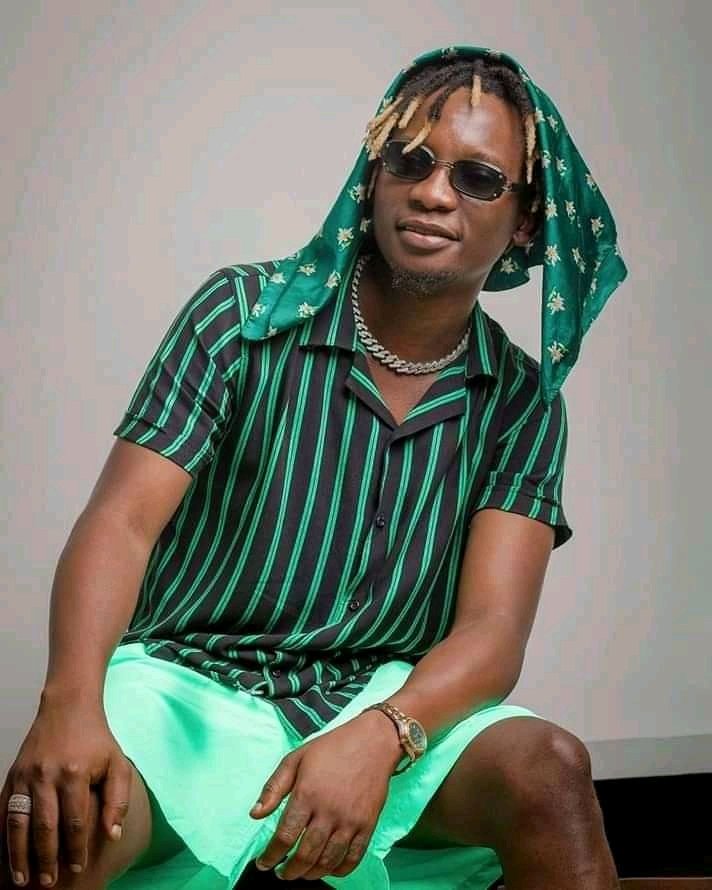 ShowbizzK's tweet photo. @iAmNgoma l'un des meilleurs rappeurs charismatique du237🇨🇲
https://t.co/58l60J4520 https://t.co/jZ40wNhhwA