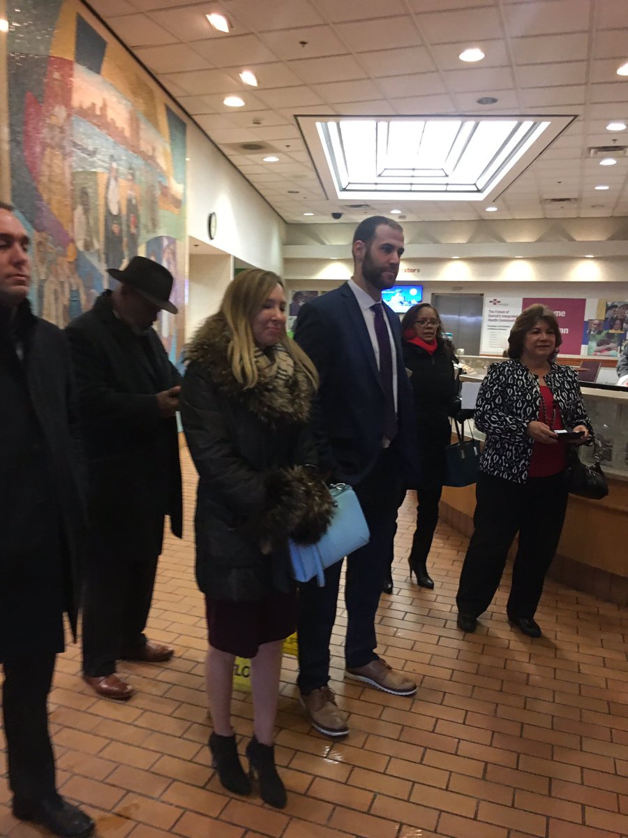 MariaSerravalle's tweet photo. SER Metro is moving our community! Please engage and learn what they do! #MiBofA #Give2019 #education #familycenter #buildskills https://t.co/YqYQy77Oov