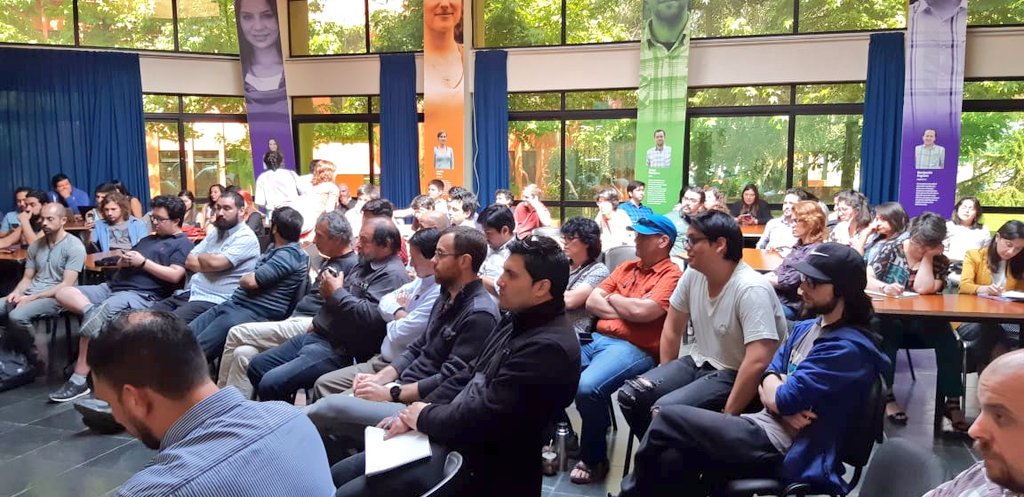 ingUtalca's tweet photo. Estudiantes, funcionarios y académicos de #IngenieríaUTalca se reunieron para conversar sobre la contingencia nacional en  asamblea organizada por la Federación de Estudiantes del Campus #Curico, Fedeut. Hubo diálogo y generación de propuestas para la @utalca y el país https://t.co/3eedL1zZui