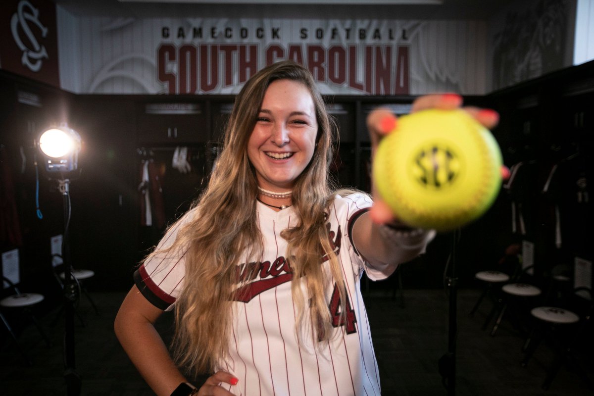 GamecockSoftbll's tweet photo. @skylar_brookee Welcome to the family! #OurSTATEment https://t.co/tamEcfJfD7