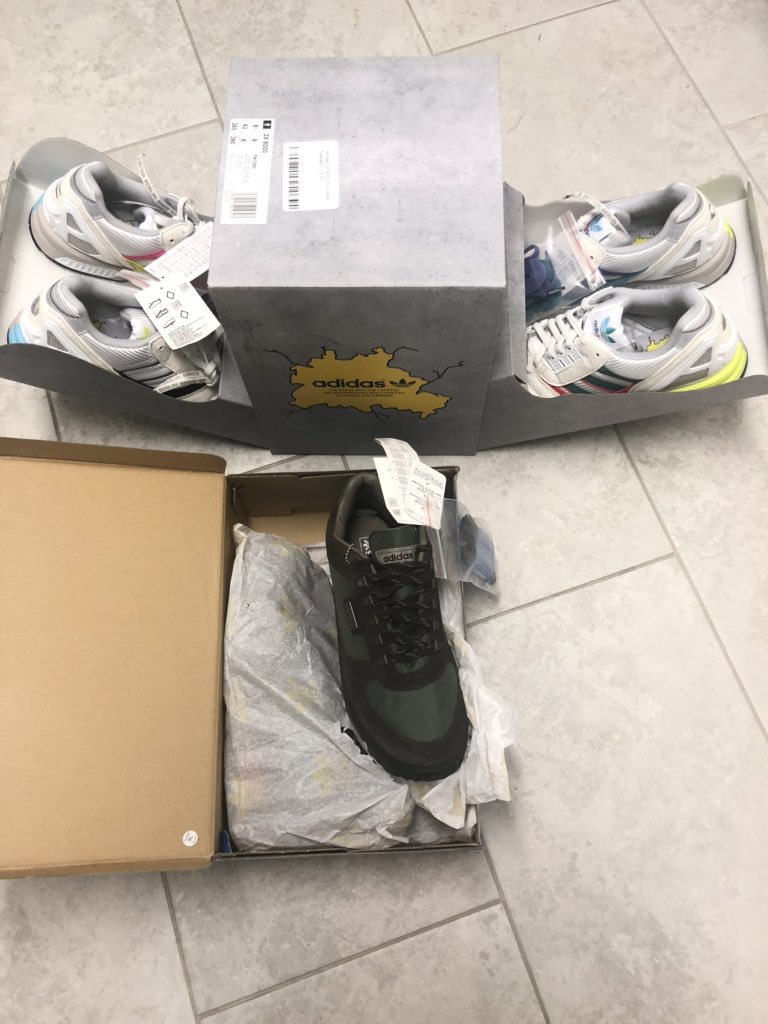 BigFlam's tweet photo. Today’s pick up #adidas #winterhill #spzl #zx8000 #nowallsneeded https://t.co/4fw7bdENji
