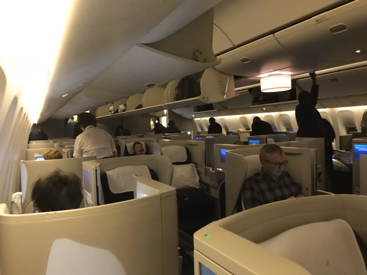 darloscott's tweet photo. So one year ago today I was preparing to depart on my first ever sole traveller long haul trip... leaving London for the wonderful city of Hong Kong! #oneyearmemory 
It was also my first experience of @British_Airways Club World in a long haul environment ✈️ https://t.co/PtxT6NHfYd