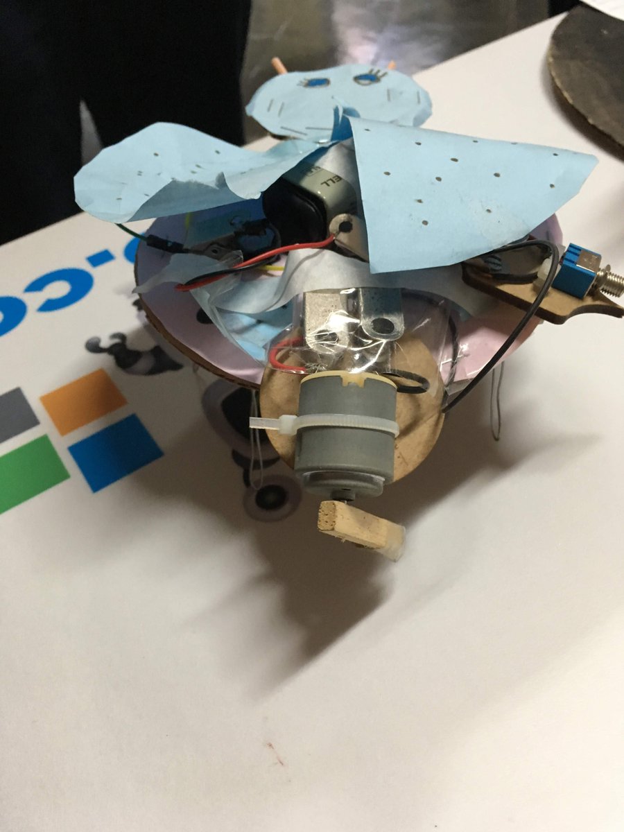 smartinseb's tweet photo. From my recent visit to @RedeBdeAC - this gives me goosebumps! @paperoberta taught herself how to make circuit blocks for students with cheap materials & laser-cut scraps from a factory nearby. The jitterbug is one of the creations kids made😍 #CircuitBlocks #AprendizagemCriativa https://t.co/hiFYKtB9u7