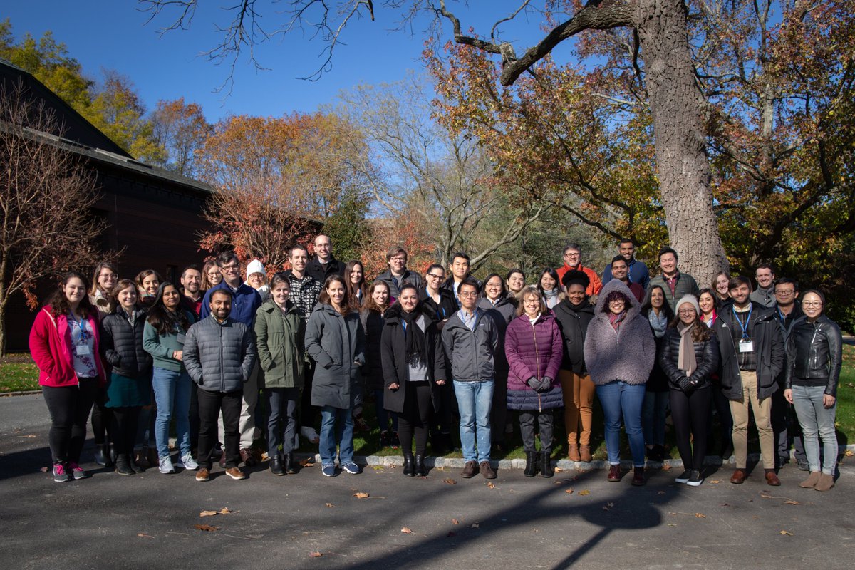 cshlcourses's tweet photo. Thanks to @HelmsleyTrust's major support and instructors Delphine Fagegaltier, Emily Hodges, @BenKingLab, @stevemunger, we're welcoming #TheGenomeAccessCourse fall cohort into the #cshlalumni fam later today! Info on this 2-day intro into #bioinformatics: https://t.co/k8WNEwtkms https://t.co/M15h0Ks6Lq