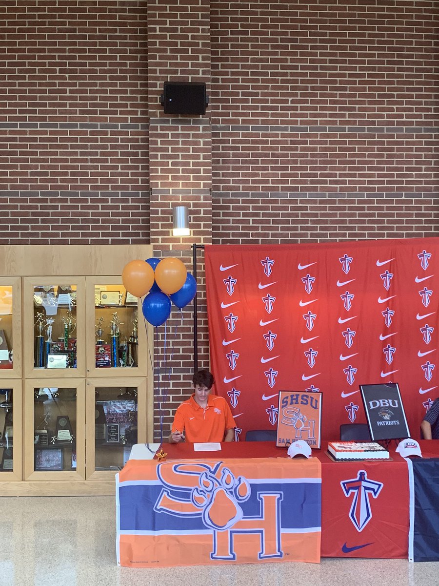 CoachWebb's tweet photo. Congratulations @titangolf  
Nathan Weber- Sam Houston State
Austin Coyle -  Dallas Baptist on signing their scholarships today.  #fisdsports #thisistitanterritory https://t.co/wqW5JR1XTS