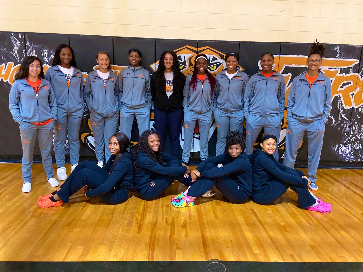 CoachAisha's tweet photo. 1st game of the season at Mainland tonight 6pm! #TigerPride #Family #LadyHoops 🏀💓 https://t.co/HZVmZ24Sa5