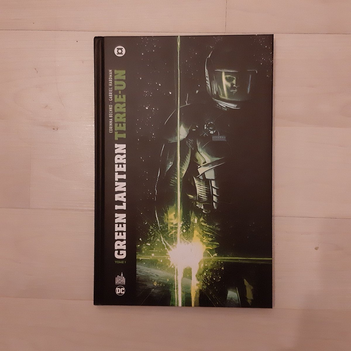 remicavailles's tweet photo. #GreenLanternTerreUn par @CorinnaBechko &amp; @gabrielhardman chez @dccomics @urbancomics ⭐⭐⭐⭐
Depuis le temps que je l'attendais je ne suis pas déçu!
#HalJordan #CorinnaBechko #GabrielHardman #dccomics #urbancomics #EarthOne #greenlanternEarthOne #comics #comicbook #greenlantern https://t.co/9nBJ7L3mUy
