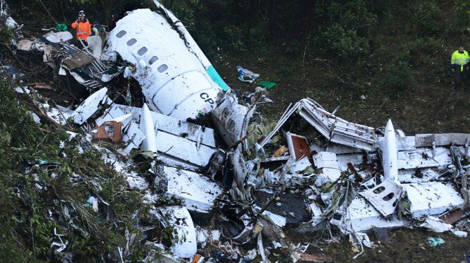 YoJumpCheck's tweet photo. @AFC_MASON_ @WigLADLCFC @KeanSZN Breaking news all arsenal players dead after plane fall out sky https://t.co/oWIuogz9i8