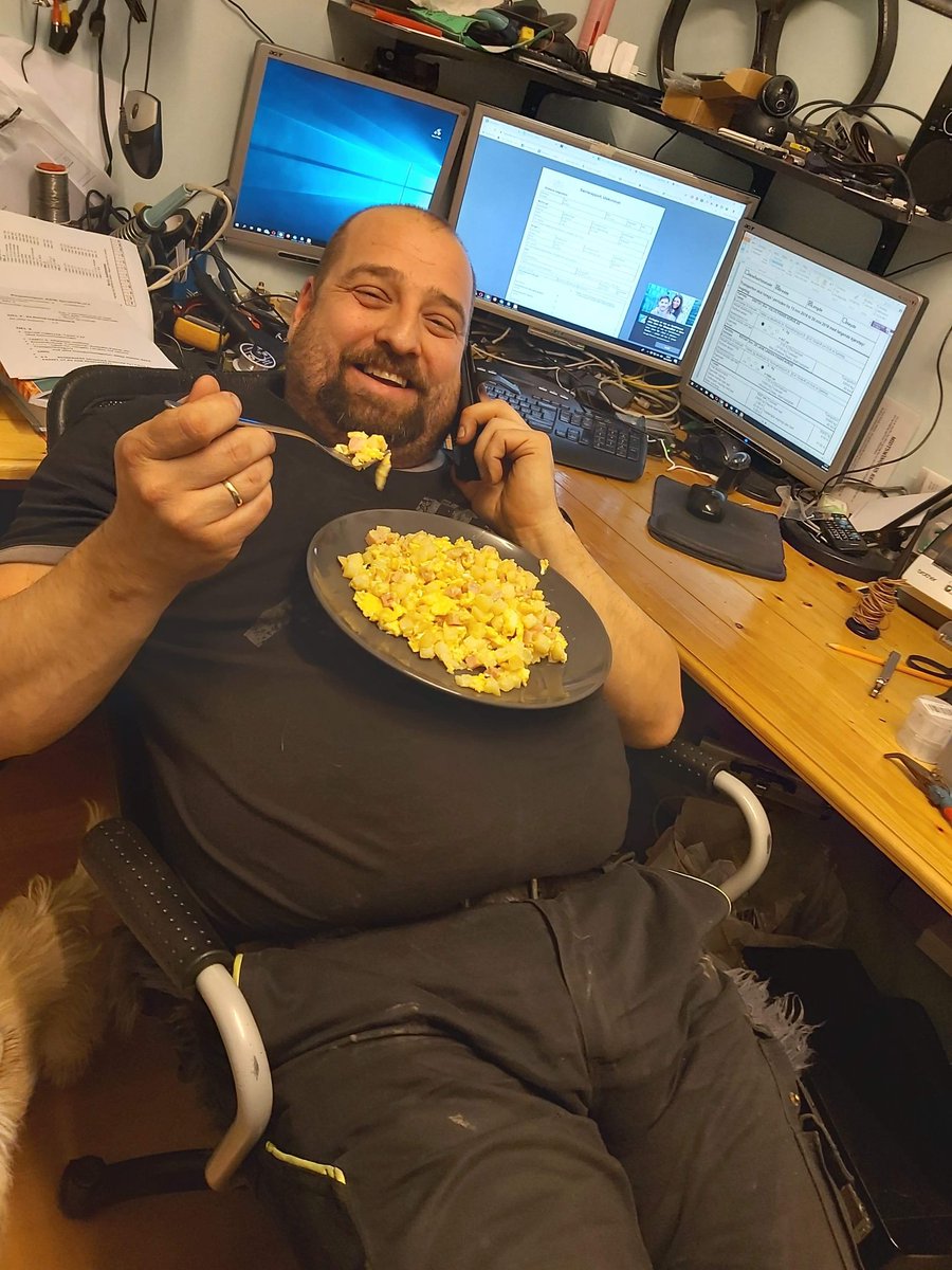 Oktopus_'s tweet image. Livet smiler til slutt til den som står på.  Dagens høydepunkt var middag hjemme