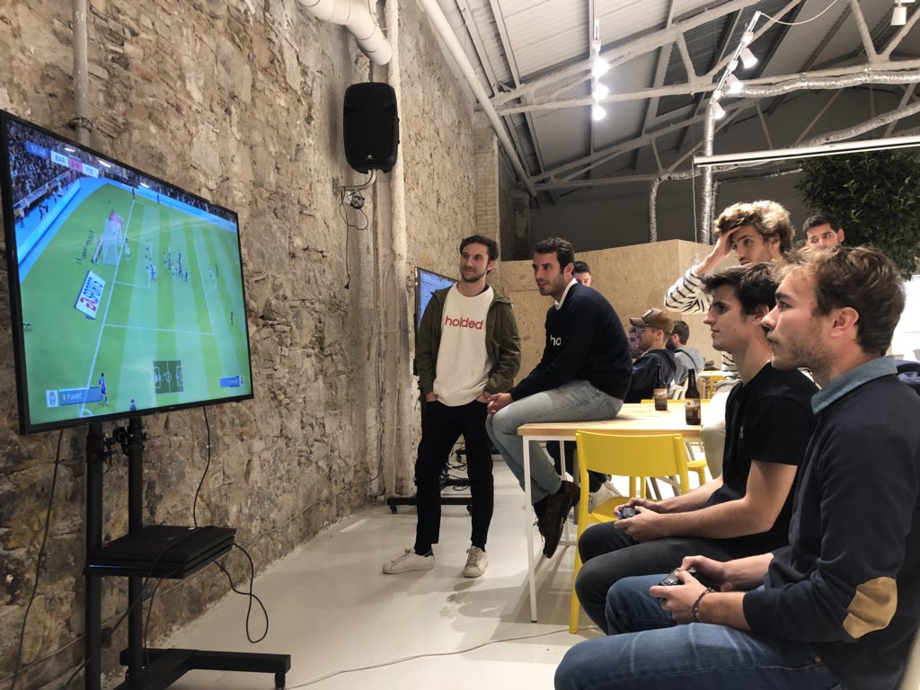 LinkToeSports's tweet photo. Finaliza el 1r Torneo de @EASPORTSEsp entre Startups con los siguientes ganadores:
🥇Alex - @LinkToeSports 
🥈Pablo - @esportia 
🥉Albert - @21buttons 

👏Gracias a @itnig @MrNoow @scoot_esp por el apoyo

Pronto más torneos❗️ https://t.co/5L9ctKfaIR