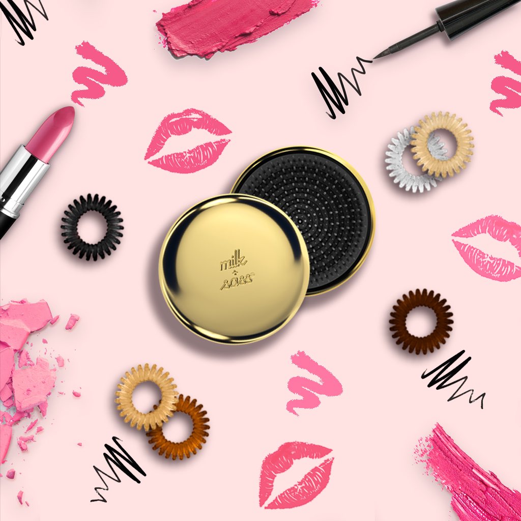 milkandsass's tweet photo. Treat yourself with this Gold Chocolat-Noir Macaron Travel hair brush + Sugar Twists hair ties bundle and get 15% off &amp; free shipping. Available at: https://t.co/D1XaJnPcF7 https://t.co/GWq05oBYXu