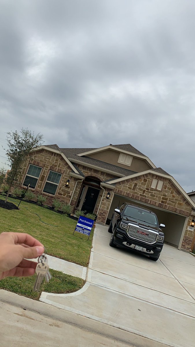 YoungManjarrez's tweet photo. FUCK A GTR!!!
Went and bought me a NEW HOUSE @ the age of 21🏡 🙏🏻
House is finally built and now i can proudly say I’m a house owner 👍🏻 waited for this moment, and now it’s here with my 2 girls @pereznattt 
All thanks to the man above thank you god for all the blessings🙏🏻 https://t.co/YzKLA6x7Cy