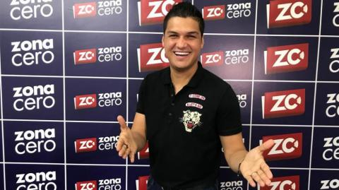 zonacero's tweet photo. Elder Dayán y Rolando Ochoa conquistan las emisoras con ‘Amantes’, su nuevo sencillo
https://t.co/bqJVEefko0. https://t.co/WRQghuZu2g