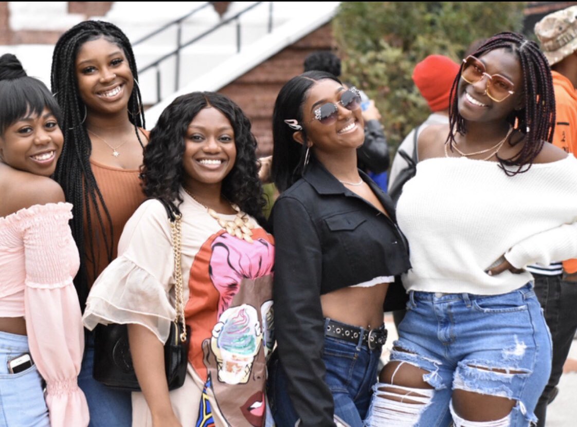 KyReaaal's tweet photo. Not the best pictures but here’s a lil homcoming recap🤩 #tuskegeehomecoming #skegee #FIIHC #TUHC19 https://t.co/VPBsEw7Nhc