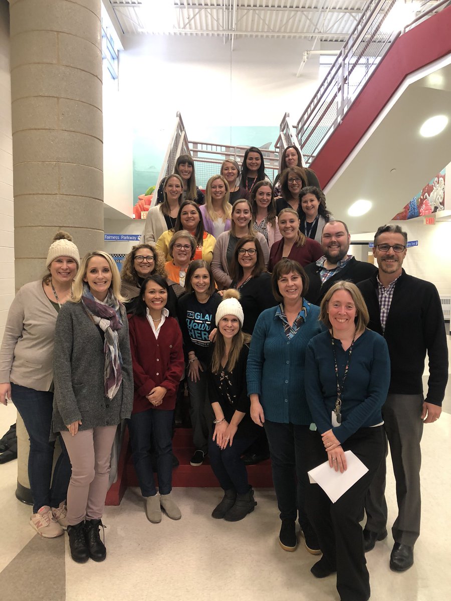 It’s a Cardi-party for #KindnessDay <a href="/HarlanElem/">Harlan Elementary</a> #MrRogers #ItsABeautifulDay #BPSLearners