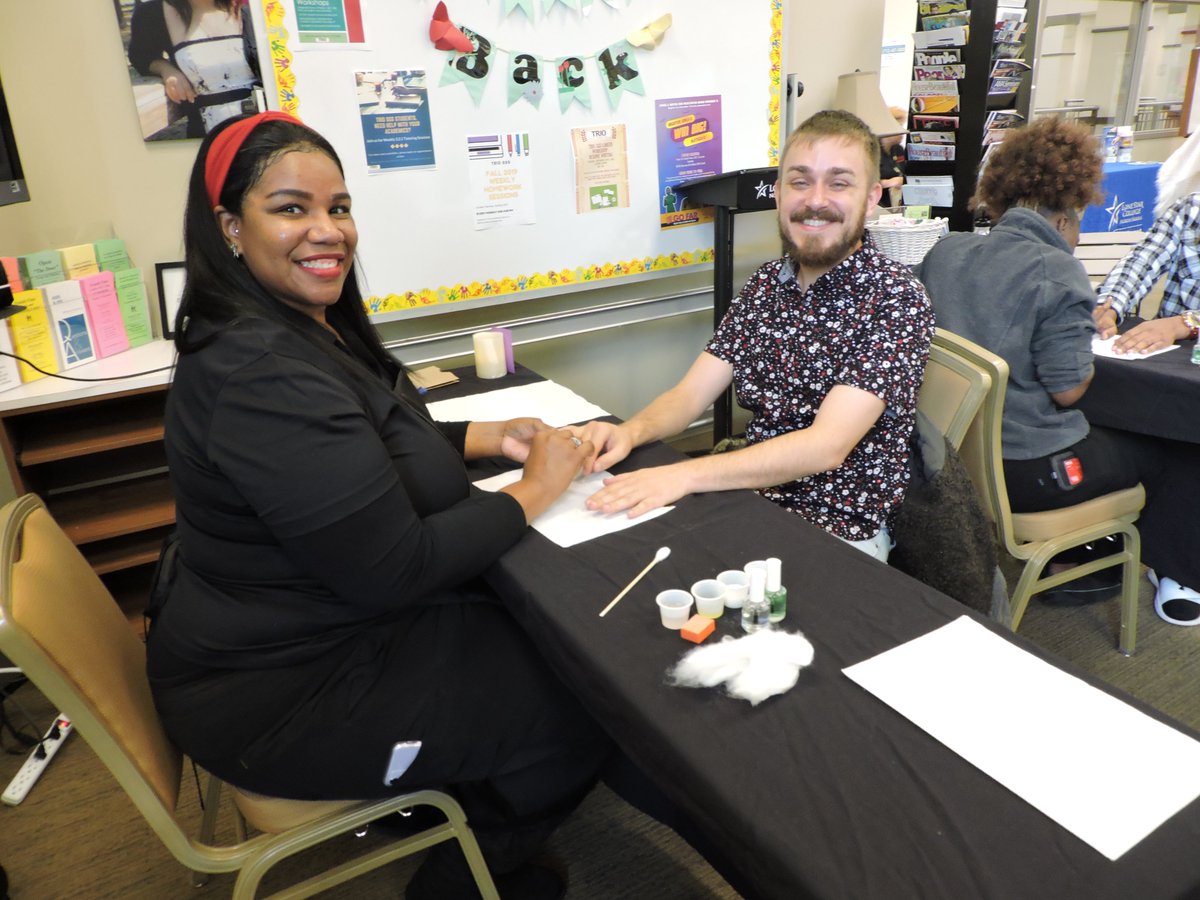 LSCNHWRC's tweet photo. Today the CHI school of cosmetology provided free manicures at @LSCNorthHarris  🤗🤗 https://t.co/xxIKHZgCUf