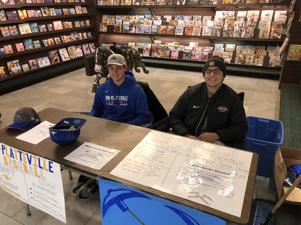 tommy_behrens's tweet photo. Big shoutout to @UWPlattBaseball who continues to show that it is more than just a game. #creatingrolemodels https://t.co/DUsVdU9n3G