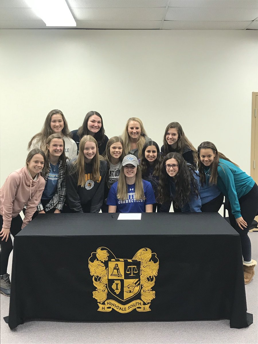 HSHSGirlsVB's tweet photo. Happy signing day to senior rightside @mialombardo18 we cannot wait to cheer you on next year @CCSU_VB we are so proud of you and all your accomplishments!! #NationalSigningDay #southpride #hsgvb https://t.co/iHiYqk2szp