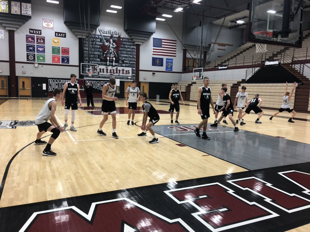 ADeez03's tweet photo. Stopped by @NorthviewHoops and @claycityeels boys basketball practice this evening. Be on the lookout for season previews in @TheBrazilTimes in the not-too-distant future https://t.co/tGjMJOhyvU