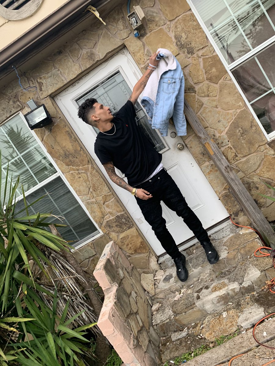 Max_Luna14's tweet photo. Just a youngin tryin to find love💙 https://t.co/jqs2eJApHb