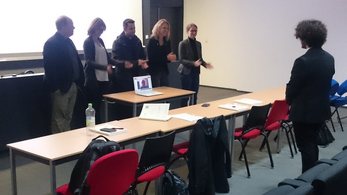 ValerieGabelica's tweet photo. Finally! Congratulations Dr. Stefano Piccolo! Brilliant seminar and defense today.
Special thoughts and thanks also to Matthias @HeinemannLab, who had put the #MetaRNA #ITN network together. https://t.co/jFdeqM2wsH