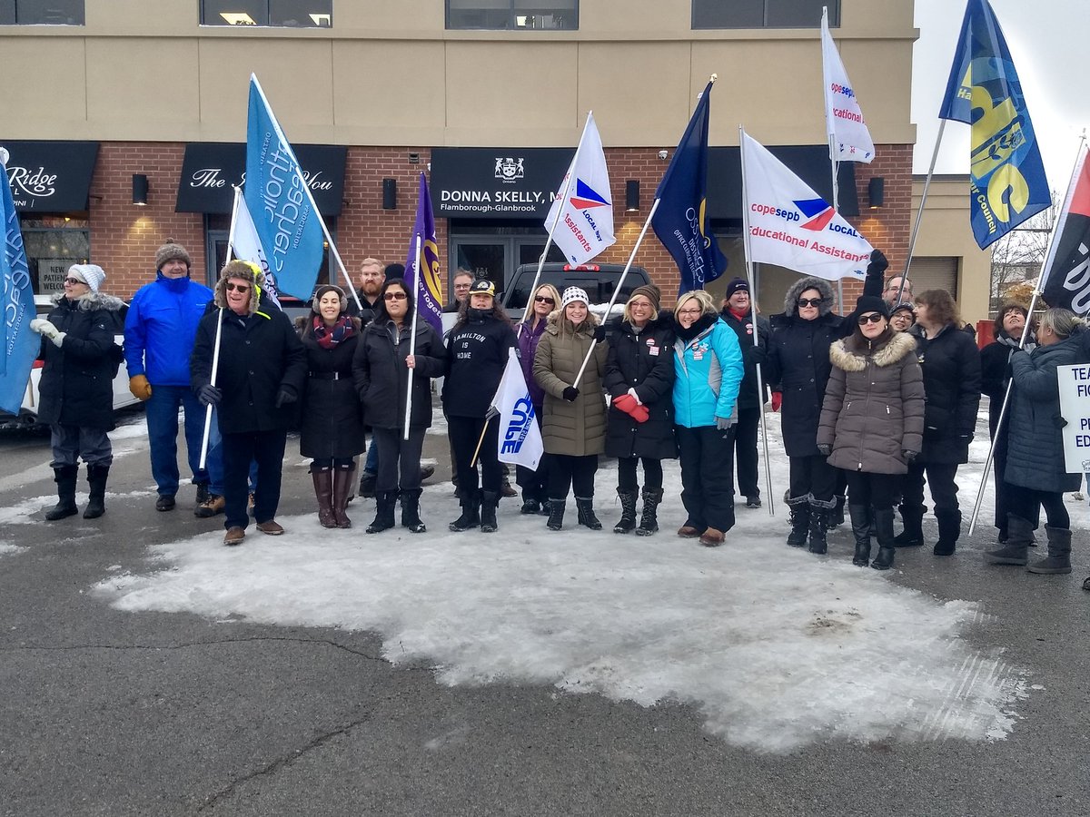 hamiltonlabour's tweet photo. Thanks to the stalwarts who showed up in the freezing cold, at @SkellyHamilton's office to show #HamOnt is #Undestroyable! The @fordnation government will try to weaken us with cut after cut, but we will always fight back! #canlab #PowerofMany #onpoli https://t.co/njnbPkBYF1