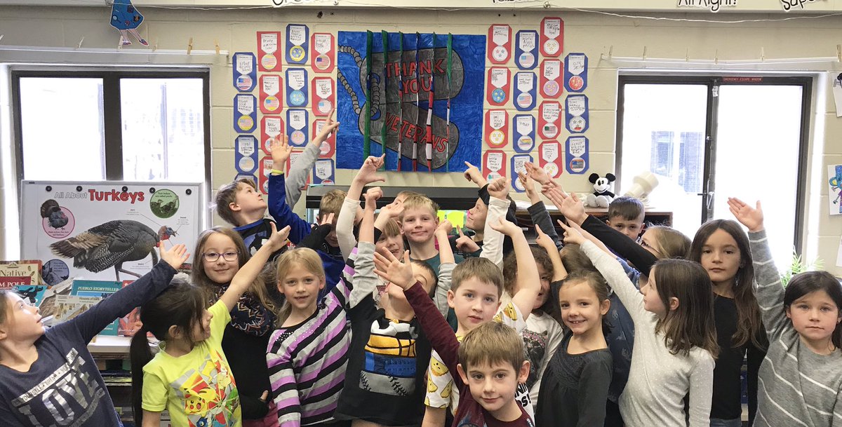 toddallgor's tweet photo. Ss @SCSEagles1 were excited, engaged and very proud to create this Poster to honor Veterans on Veteran’s Day. Thank you  @artwithjennyk for the creative idea.  #VeteransDay https://t.co/zFLU6LSMw3