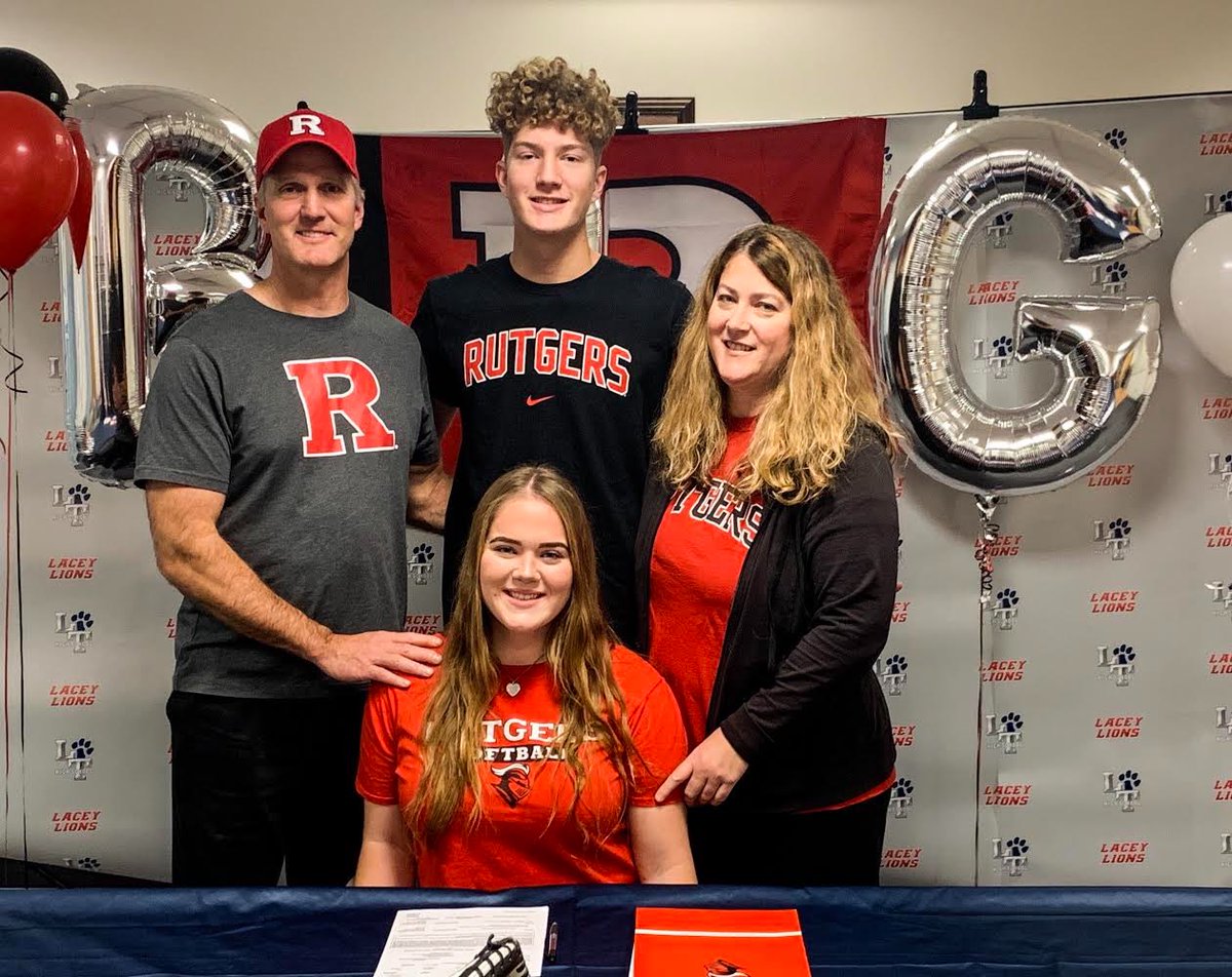 Lacey_Athletics's tweet photo. We R so proud of U Kailee! Your going to do BIG things at Rutgers. Congrats on your full ride! We are proud of you! #RU #fullride #BIG10 #lionpride #navynation https://t.co/k1iihN0zwf