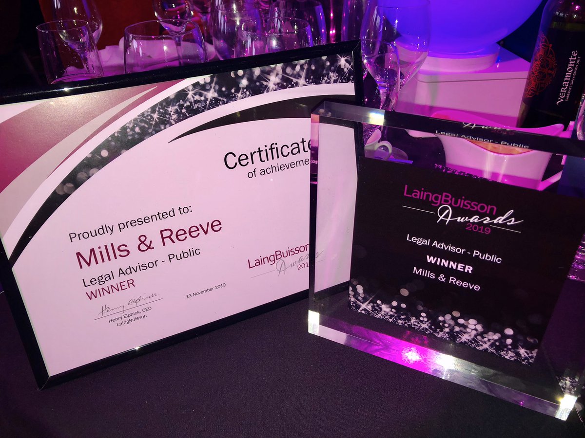 And the award for legal advisor - public goes to...<a href="/MillsandReeve/">Mills & Reeve</a> 🙌🙌 woohoo <a href="/LaingBuisson/">LaingBuisson</a> #LBAwards @Candesic #health #law #healthlaw