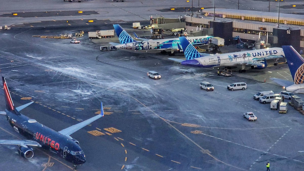 Carmina Pagador (@carmina_ual) on Twitter photo Whooa! The perfect trifecta: East Coast, West Coast, and Star Wars planes in EWR today! ✈🎉🤗 <a href="/weareunited/">We Are United</a> Whooa! The perfect trifecta: East Coast, West Coast, and Star Wars planes in EWR today! ✈🎉🤗 <a href="/weareunited/">We Are United</a>