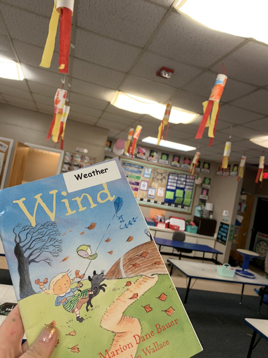 BassettsFirsts's tweet photo. We started learning about wind and itβs importance to our weather! We also learned a little bit about another source of renewable energy, can you guess?
Making decorative wind socks was a fun way to learn about wind in our weather!
#csdvt #csdscience #umschamps https://t.co/BHJA3K8TKW