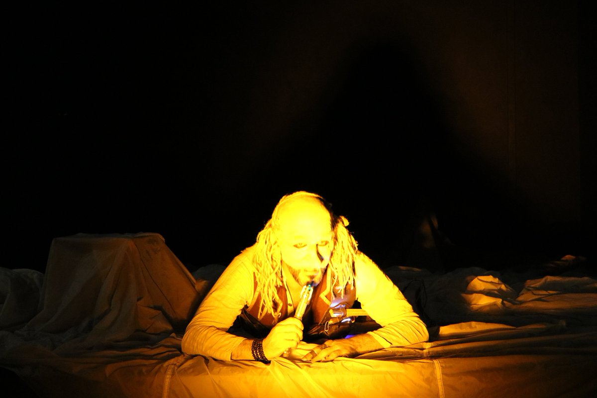 AF_Trujillo1's tweet photo. Continuando con el #NOVTEC tuvimos el espectáculo « Le chant de la lune » una combinación de magia, efectos audiovisuales y teatro. ¡Encantador!
Gracias a:
@lafranceauperou @IFParis @IFnumerique @AFLima_Oficial @mezzalira_n
#novembrenumerique #FranciaenPerú https://t.co/DwcYCpxef3