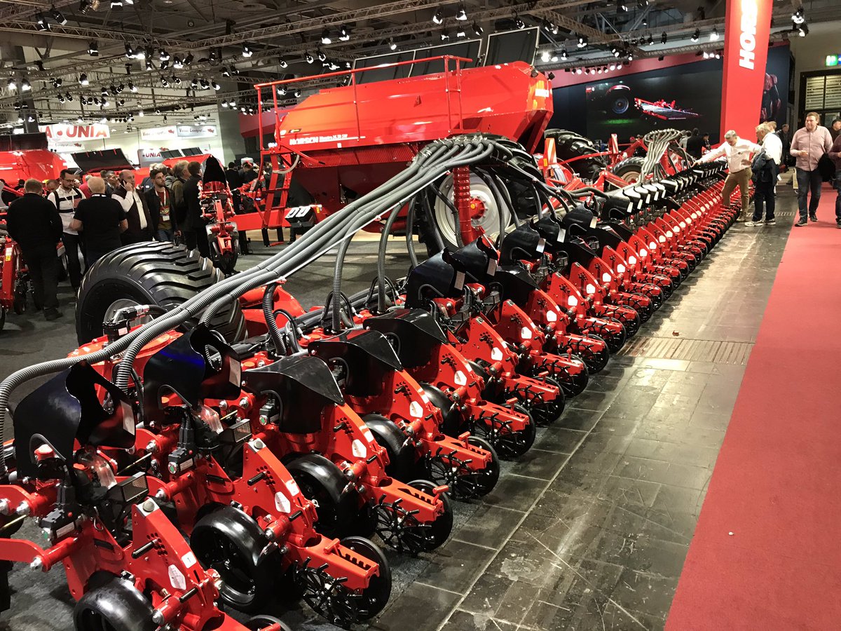 th0masHammer's tweet photo. Impressive technology and friends time with amazing partners at @AGRITECHNICA in Hannover today #AgroBIT @SAP #SpatialServices https://t.co/GFhqnTzCd4