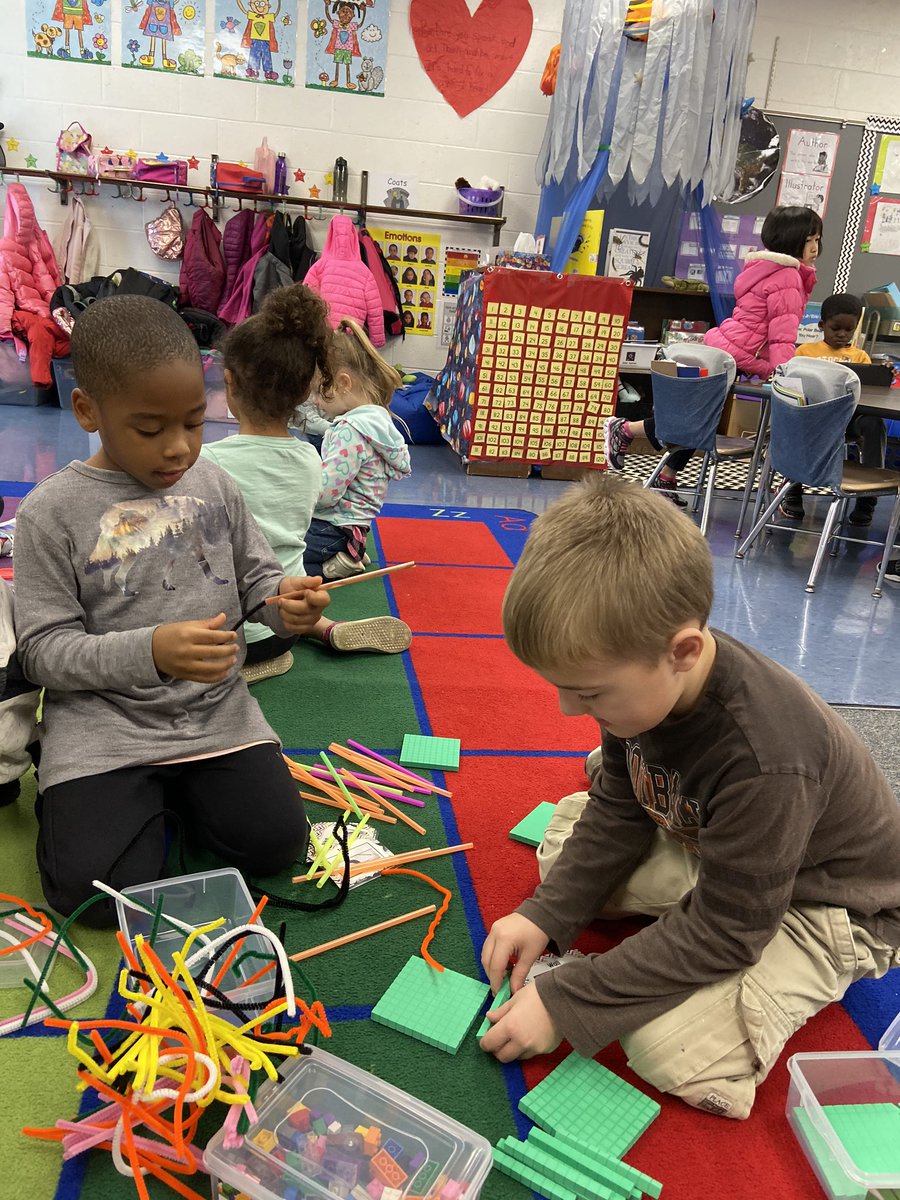 MonocacyElem's tweet photo. STEM boxes in action. #learningthroughdiscovery https://t.co/E8ltb0m6iR