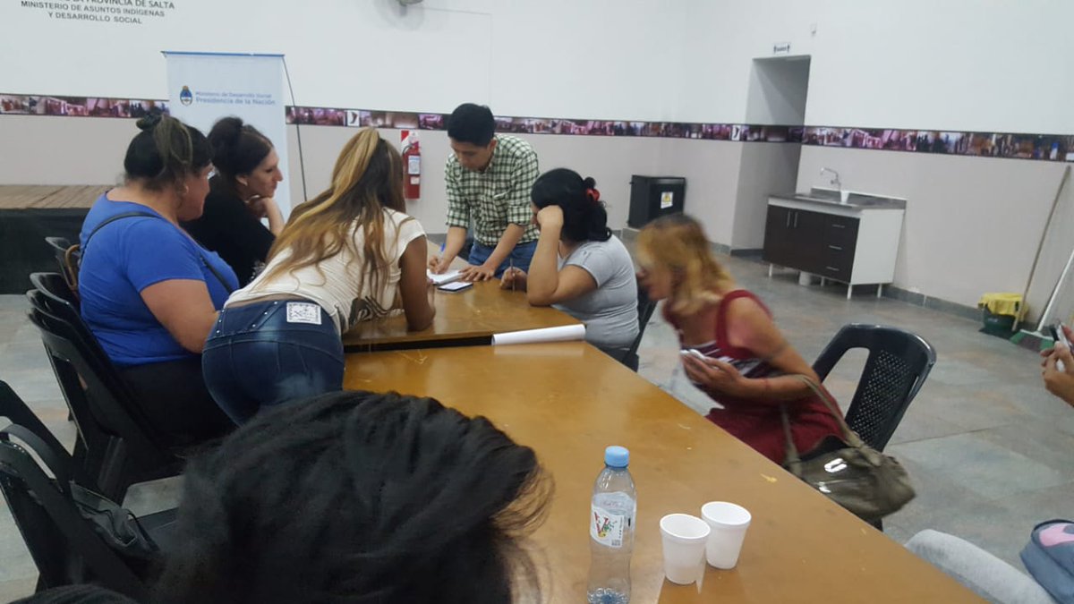 Sebastian  #PromotorEducativo de Programa #HacemosFuturo #Salta con #Compromiso en cada clase,  sumando saberes en clase de apoyo matemática #TerminalidadEducativa @SaltaEduca2020
@SaludyDSocialAr @MinAIyDS 
<a href="/MatiasKelly/">Matías Kelly</a> <a href="/gabyreal1/">Gabriela Real</a> <a href="/FacuRomeroSalta/">Facundo Romero Arias</a> 
<a href="/Sylvia23b1/">@Sylvia23b</a>
<a href="/saravia_adriana/">Adri Saravia Navamuel</a>