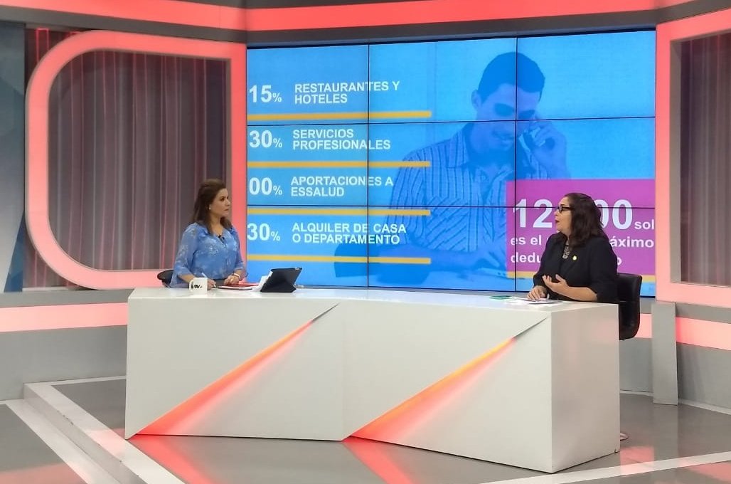 SUNATOficial's tweet photo. AHORA | 🎙️ #SUNATpresenta los beneficios de pedir #boletaelectrónica y los consumos considerados #GastosDeducibles del Impuesto a la Renta
Cecilia Ayllón, rpte. de la gerencia de Orientación y Servicios de #Sunat, en @atvmasnoticias con @pilarhigashi
Canal 21, señal abierta https://t.co/u61JRhieZk