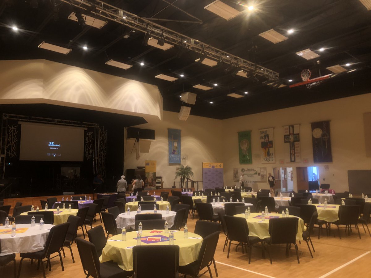 Attendees for the <a href="/SuncoastCGLR/">Suncoast GL Reading</a> @BrainMattersDocare showing up  to the third screening event. This time we are in @ccpsfl with <a href="/UnitedWayCCFL/">United Way Charlotte County FL</a>. Lucky to enjoy the wonderful campus <a href="/whatis1st/">1st United Methodist</a>