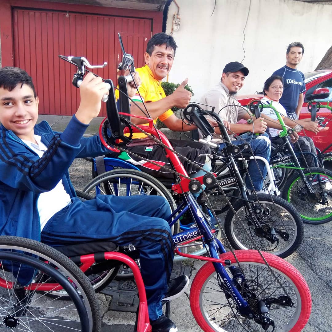 ecotenka's tweet photo. #ciclistas campeones!!!
#dtbike #split60kaleatica #gfmx
#bicicleta #ciclismo #discapacidad https://t.co/IXhB7mHk9X